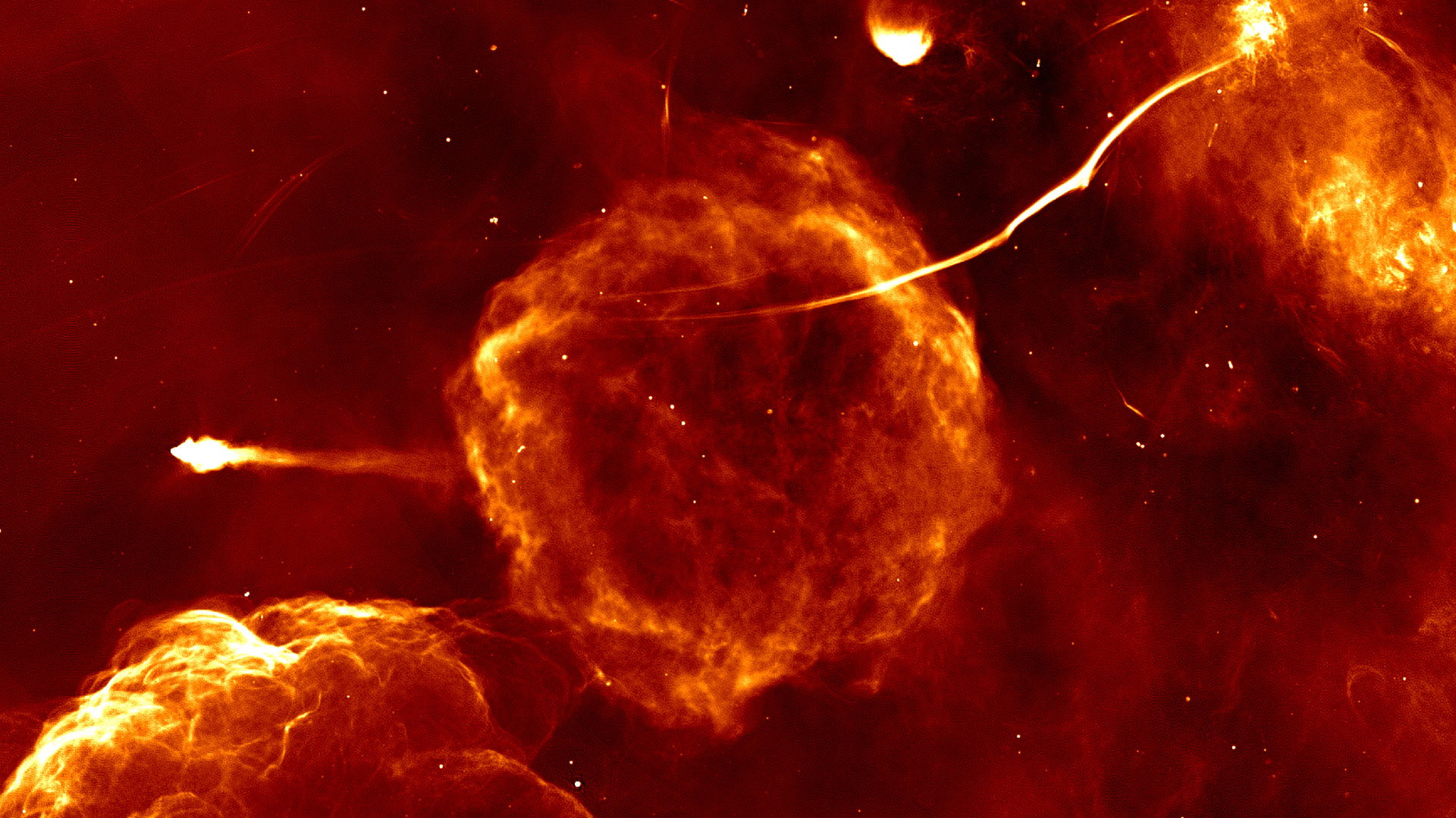 Залишок наднової G359.1-0,5, а крапка з хвостом зліва  —  імовірно, пульсар, який відкинуло вибухом. I. Heywood, SARAO&amp;nbsp;