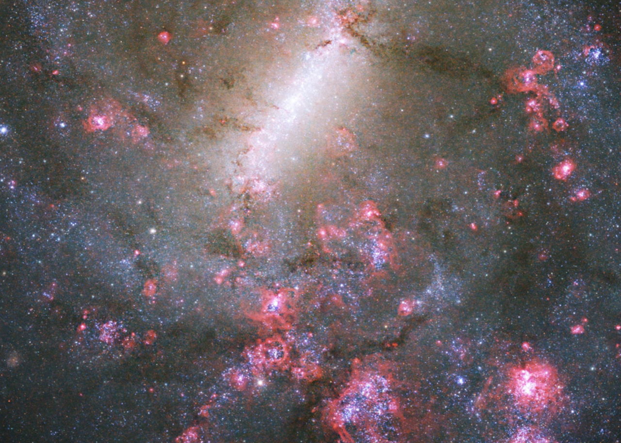 Ділянка галактики&amp;nbsp;NGC 5068 на світлині телескопа.&amp;nbsp;University of Toledo, J. Lee / Space Telescope Science Institute