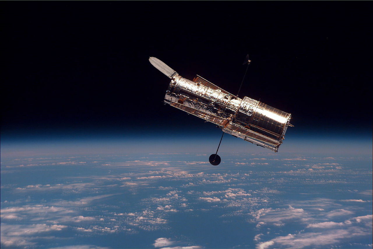 «Габбл» над Землею. NASA