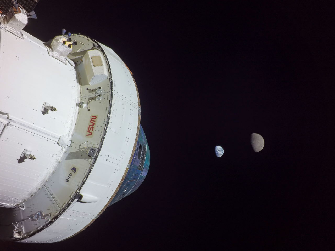 «Оріон» на 13 день свого польоту, на який він дістався максимальної відстані від Землі — відлетів на 432 тисячі кілометрів. NASA / flickr