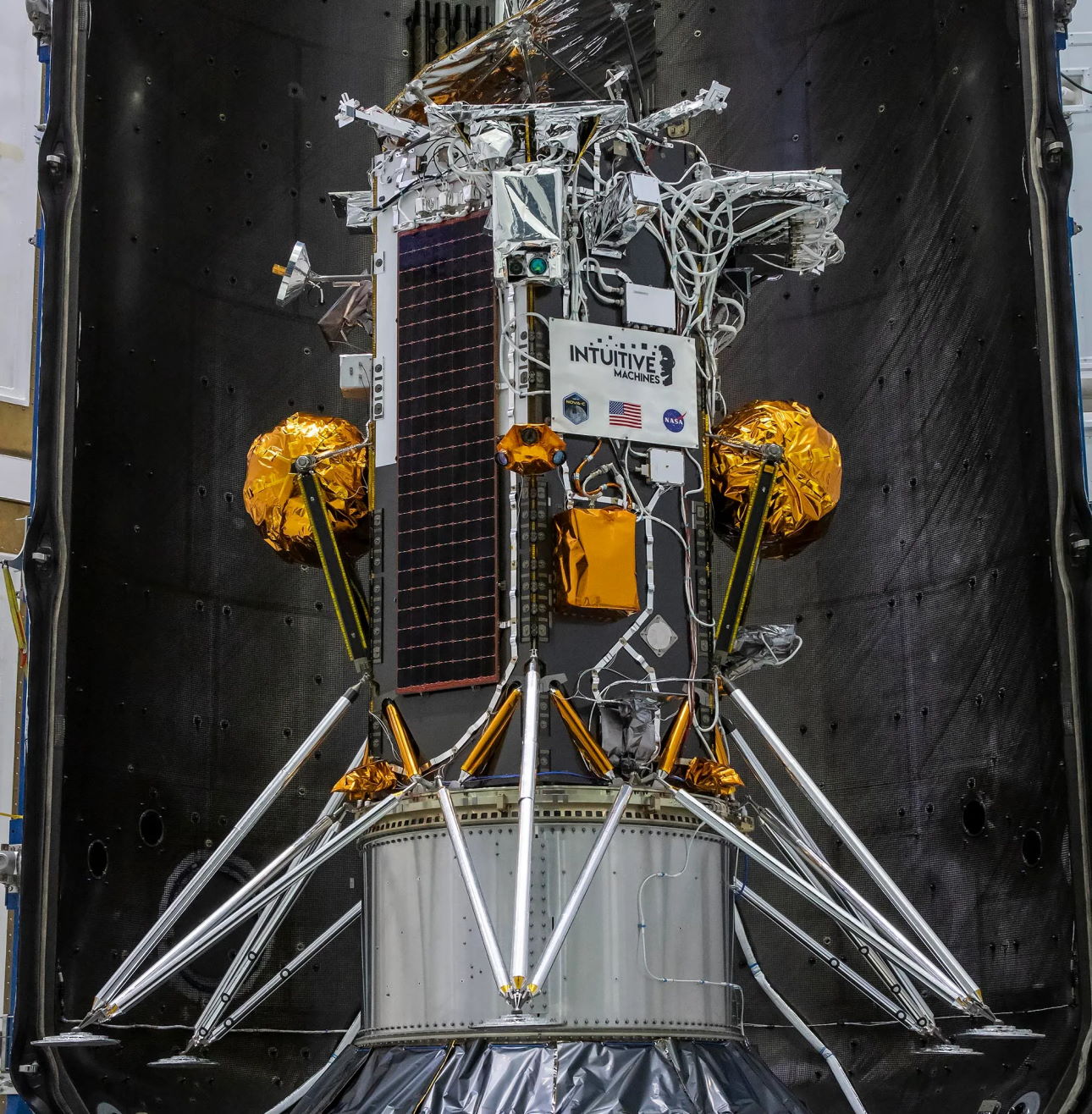 Модуль, вмонтований в обтікач корисного вантажу у ракеті Falcon9. SpaceX