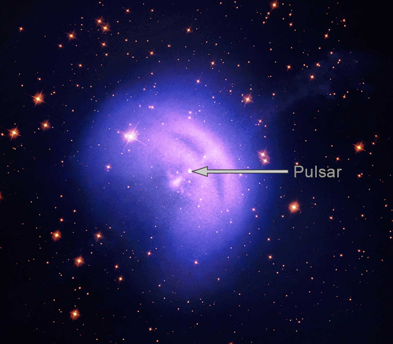Зображення плеріона, отримане поєднанням знімків рентгенівської обсерваторії «Чандра» (рожевий та фіолетовий кольори) та даних IXPE. Бліда блакитна лінія, що виривається з туманності є джетом розігнаних частинок, а рожеві «дуги» вказують на місця прискорення частинок пульсарним вітром. Зорі на тлі сфотографував телескоп «Габбл». (IXPE) NASA/MSFC/Fei Xie &amp;amp; (Chandra) NASA/CXC/SAO; NASA/STScI Hubble/Judy Schmidt; Hubble/Chandra/IXPE NASA/CXC/SAO/Kimberly Arcand &amp;amp; Nancy Wolk