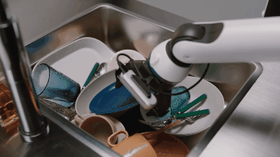 Bot Handy розбирається із брудним посудом. Samsung / YouTube