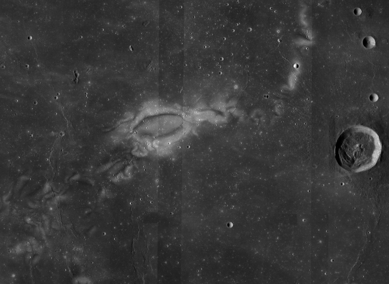Область Рейнер Гамма на зображенні апарата&amp;nbsp;Lunar Reconnaissance Orbiter.&amp;nbsp;LRO WAC science team / Wikimedia Commons