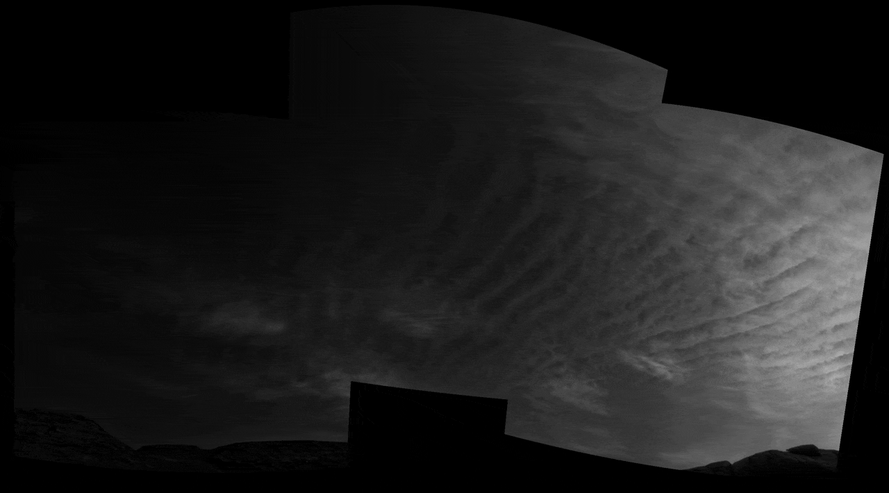 Хмари, зафіксовані 31 березня 2021 року навігаційними камерами ровера. NASA, JPL-Caltech, MSSS