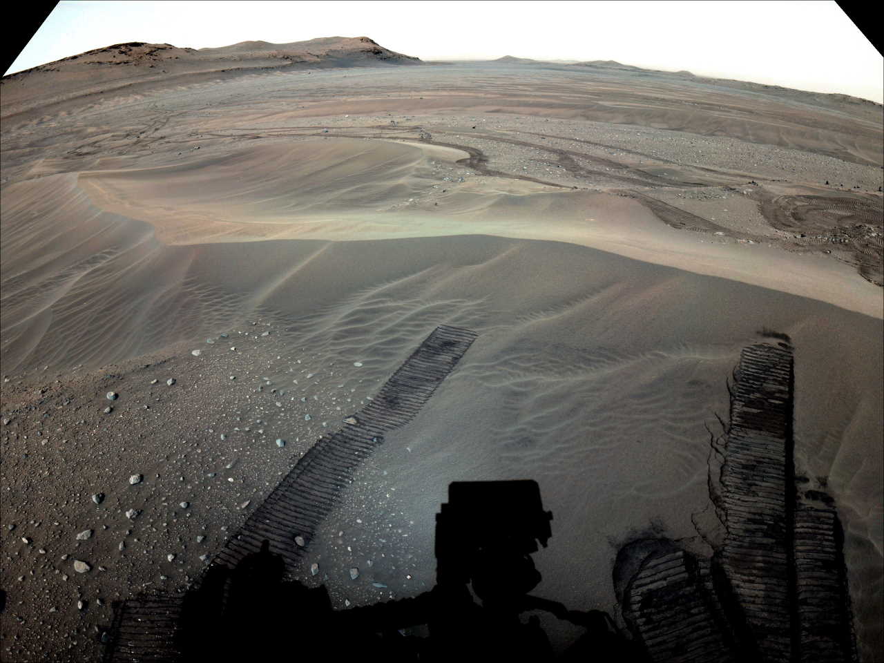 Вид на локацію, що стане місцем складу для зразків, зібраних марсоходом. Знімок отримано на камеру&amp;nbsp;Mastcam-Z.&amp;nbsp;NASA / JPL-Caltech / ASU / MSSS