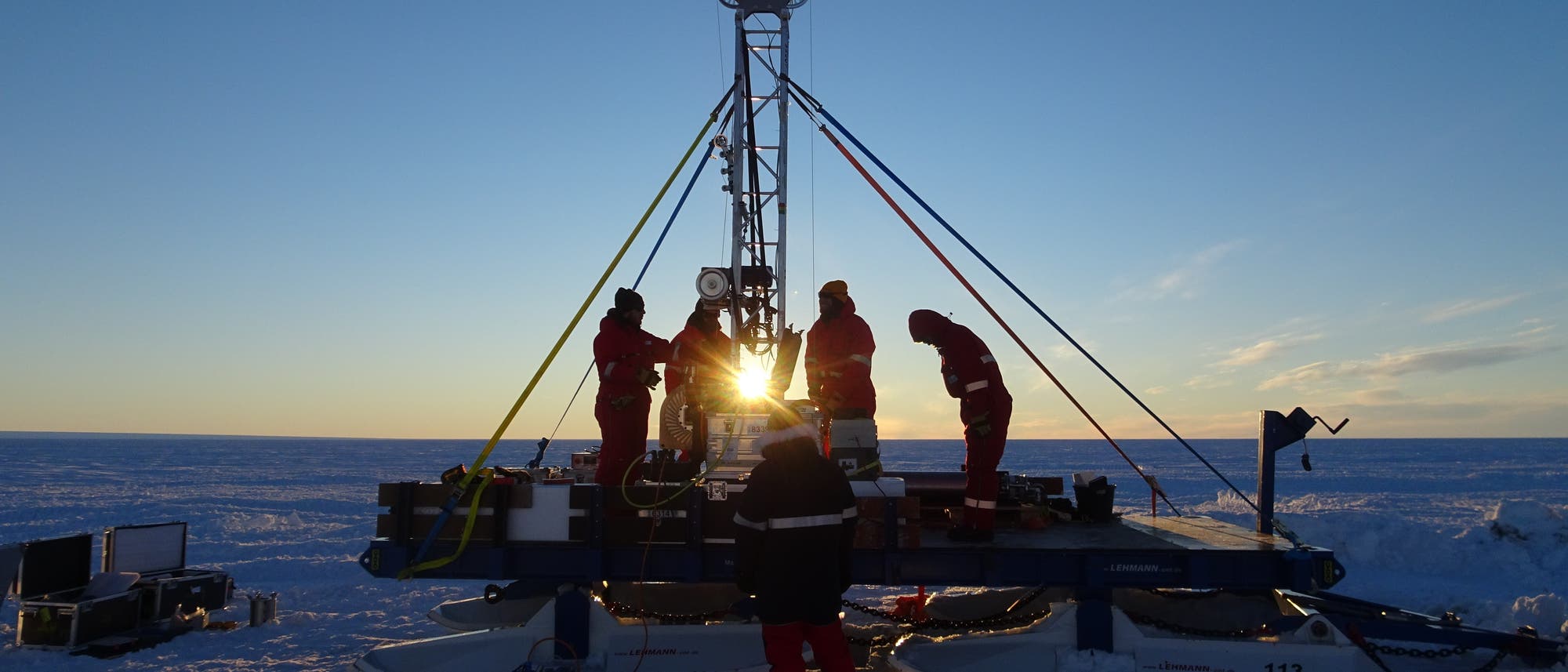 Науковці пробуравлюють свердловину в кризі Антарктиди. Sophie Berger / British Antarctic Survey