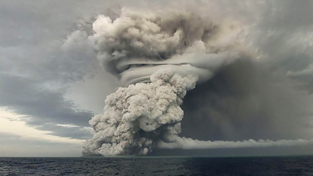Виверження вулкана в регіоні Тонга у січні 2022 року.&amp;nbsp;Tonga Geological Services / EYEPRESS
