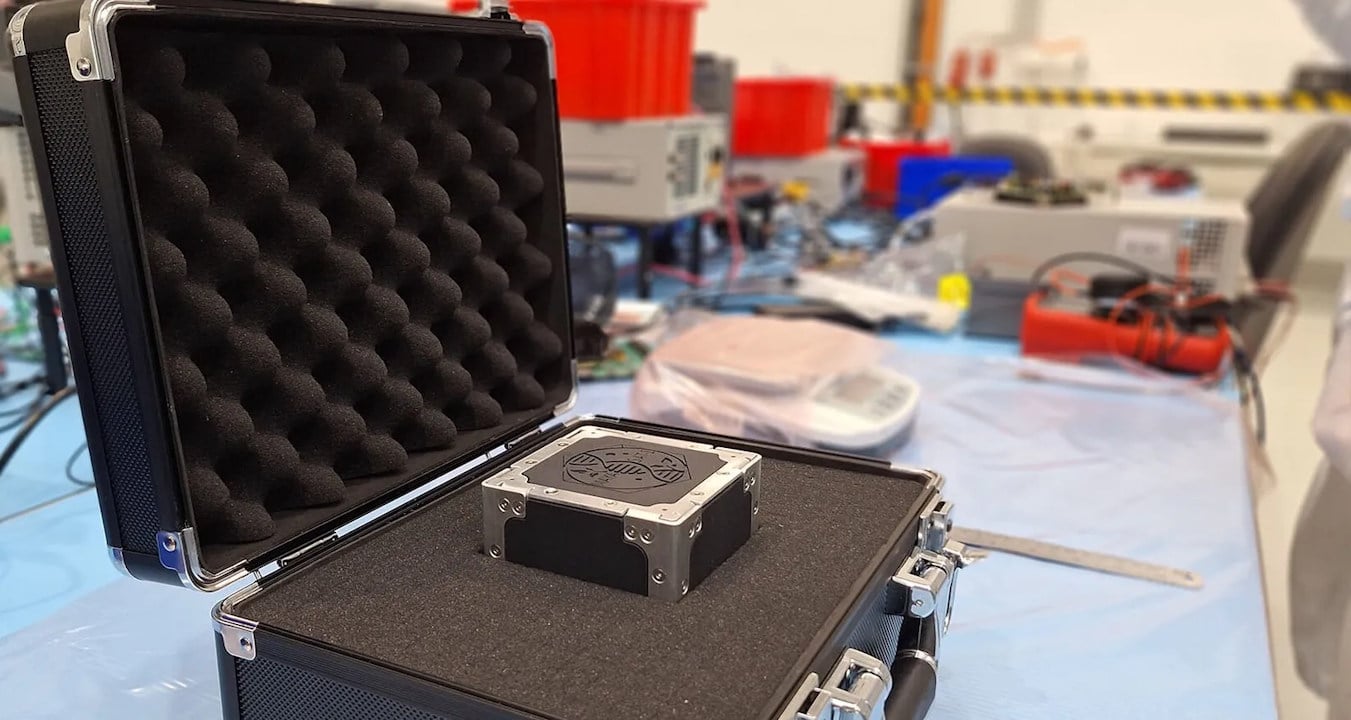 Біореактор&amp;nbsp;MayaSat-1 зі зразками організмів з Землі.&amp;nbsp;Genoplant Research Institute