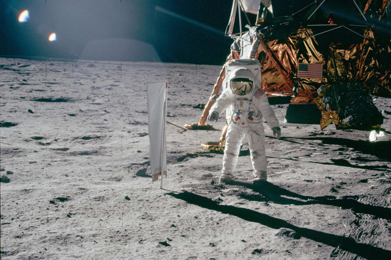 Астронавт Базз Олдрін на знімку, який зробив Ніл Армстронг під час першого в історії людства виходу на поверхню Місяця у місії «Аполлон-11» 1969 року. NASA