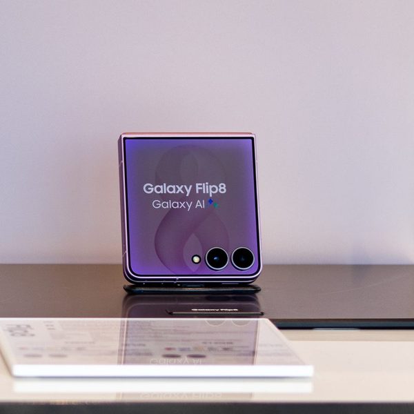 Galaxy Flip8