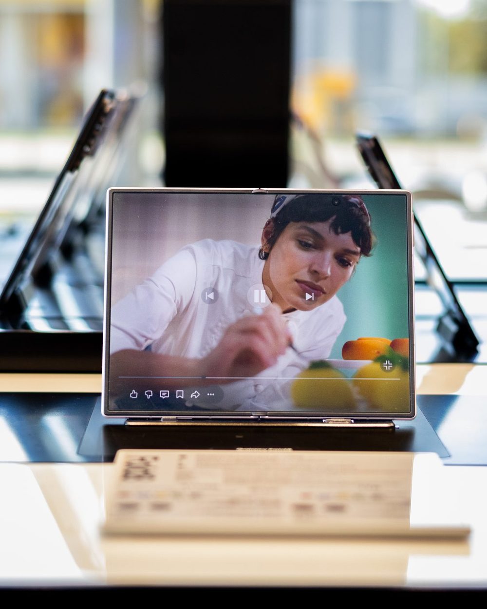 Galaxy Fold8, 2026 рік: під прямим кутом складки майже не видно. Фото: nauka.ua