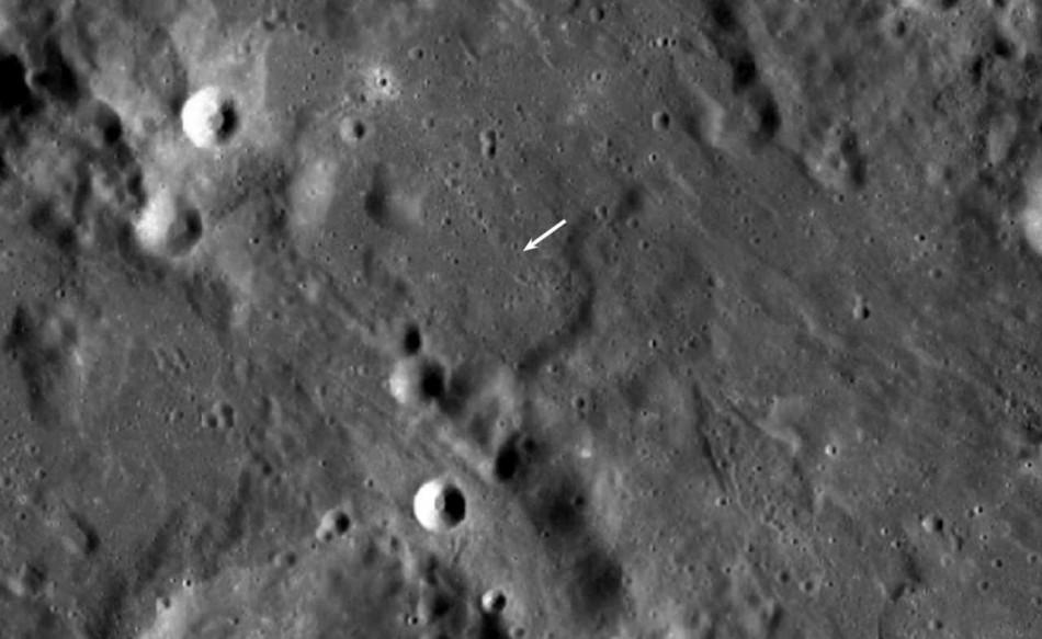 Астрономи знайшли кратер від нещодавнього падіння уламка ракети на Місяць