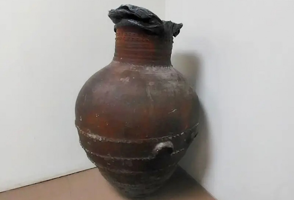 2 600-річний горщик зробили смітником в іранському музеї