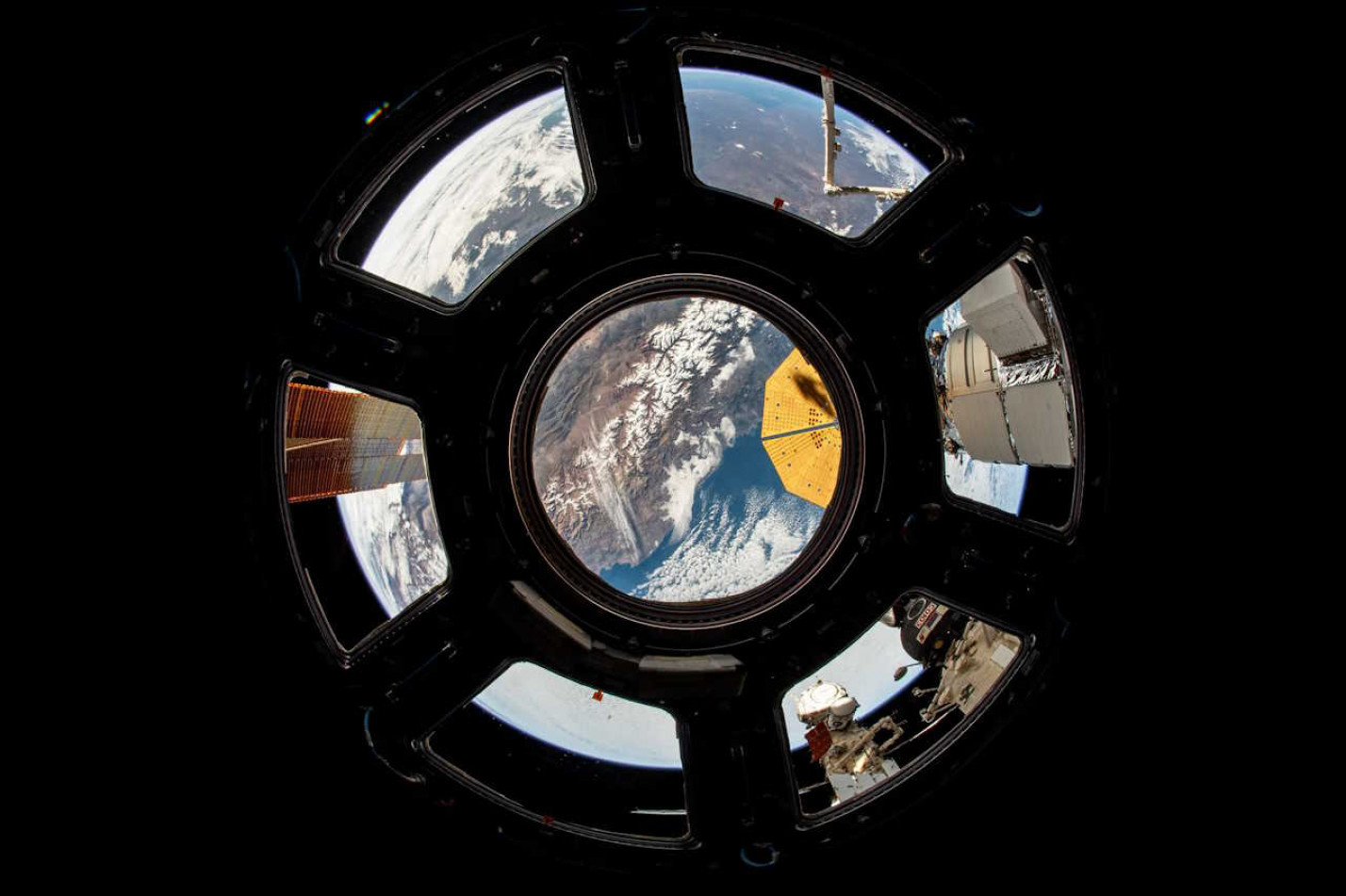 Рік у космосі. Найкращі світлини з Міжнародної космічної станції за 2023 рік
