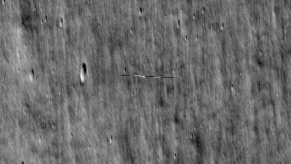 Орбітальний апарат NASA сфотографував корейський зонд «Данурі» на тлі Місяця