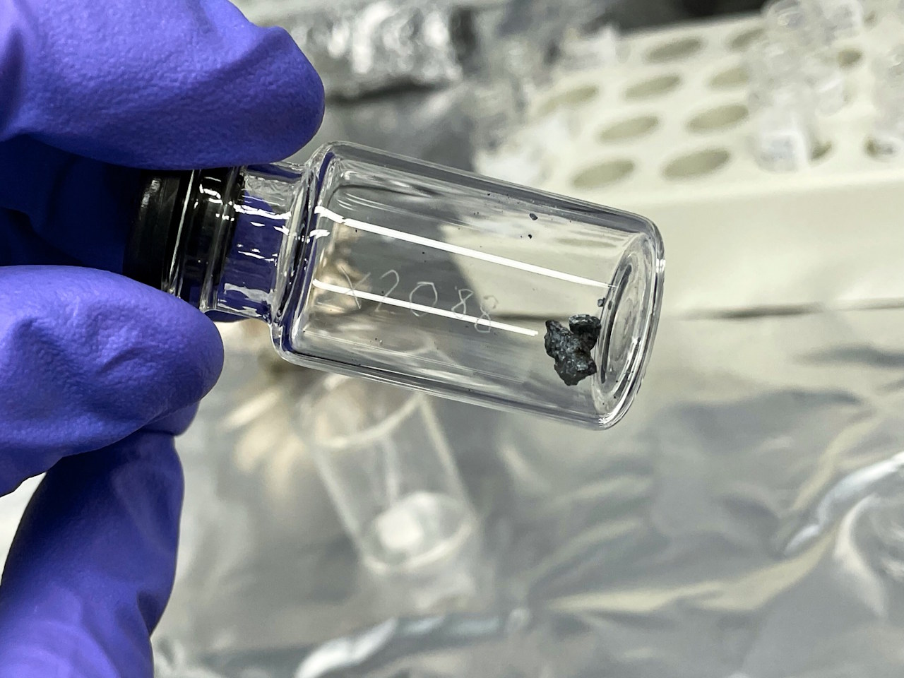 Органічні сполуки на астероїді Бенну утворилися з води та аміаку