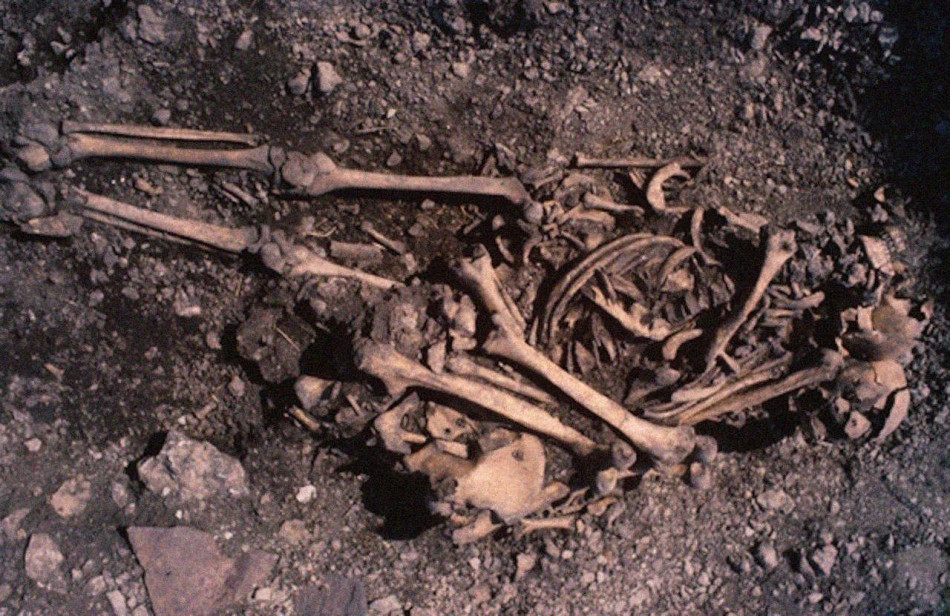 Шведські мисливці-збирачі поховали дівчину-підлітка з кістками її батька 5500 років тому
